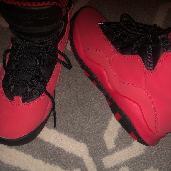 Jordan red 10s youth - Picture 2 of 4